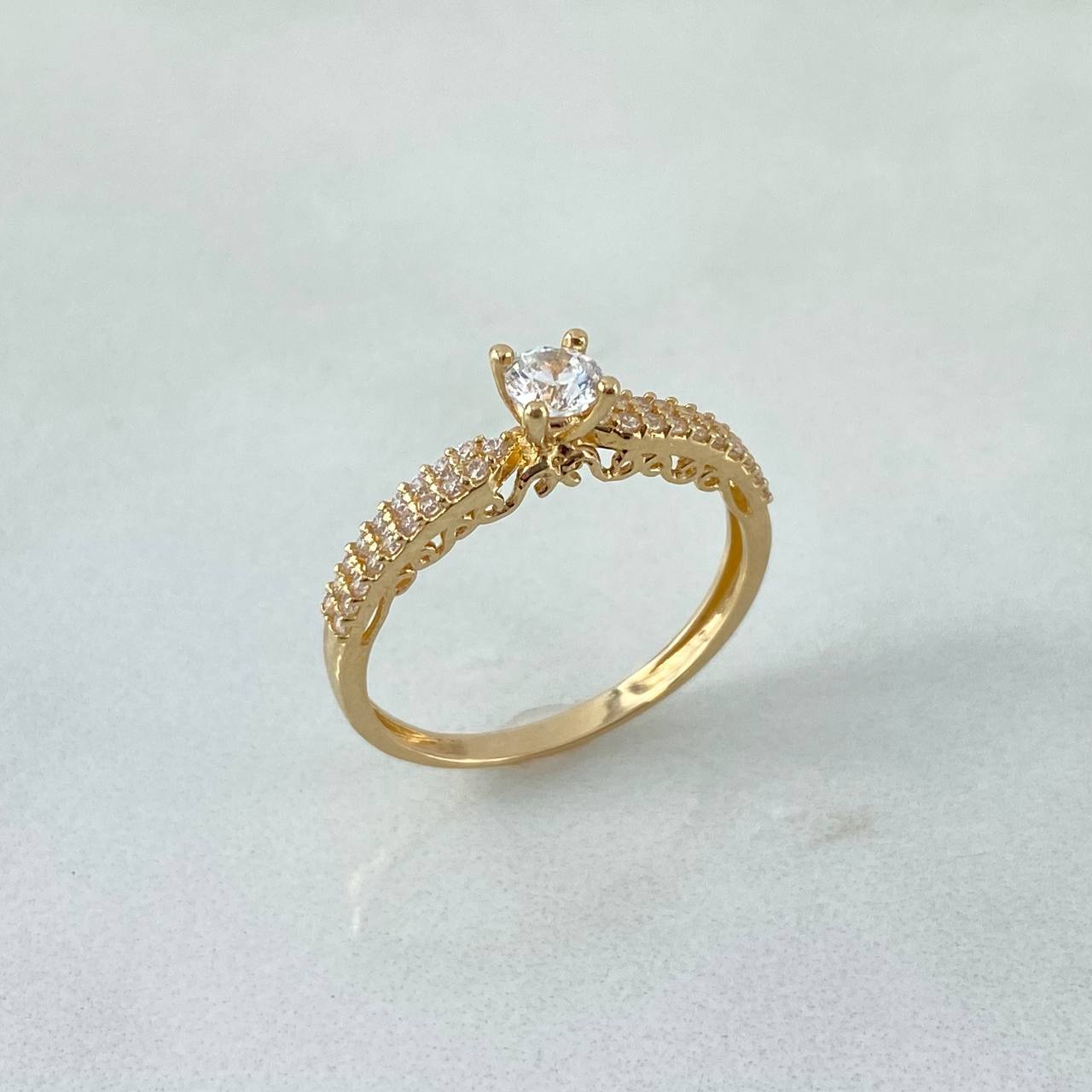 Anillo Solitario Filigrama 2.15gr / T7 1/2 / Circones Blancos Oro Amarillo