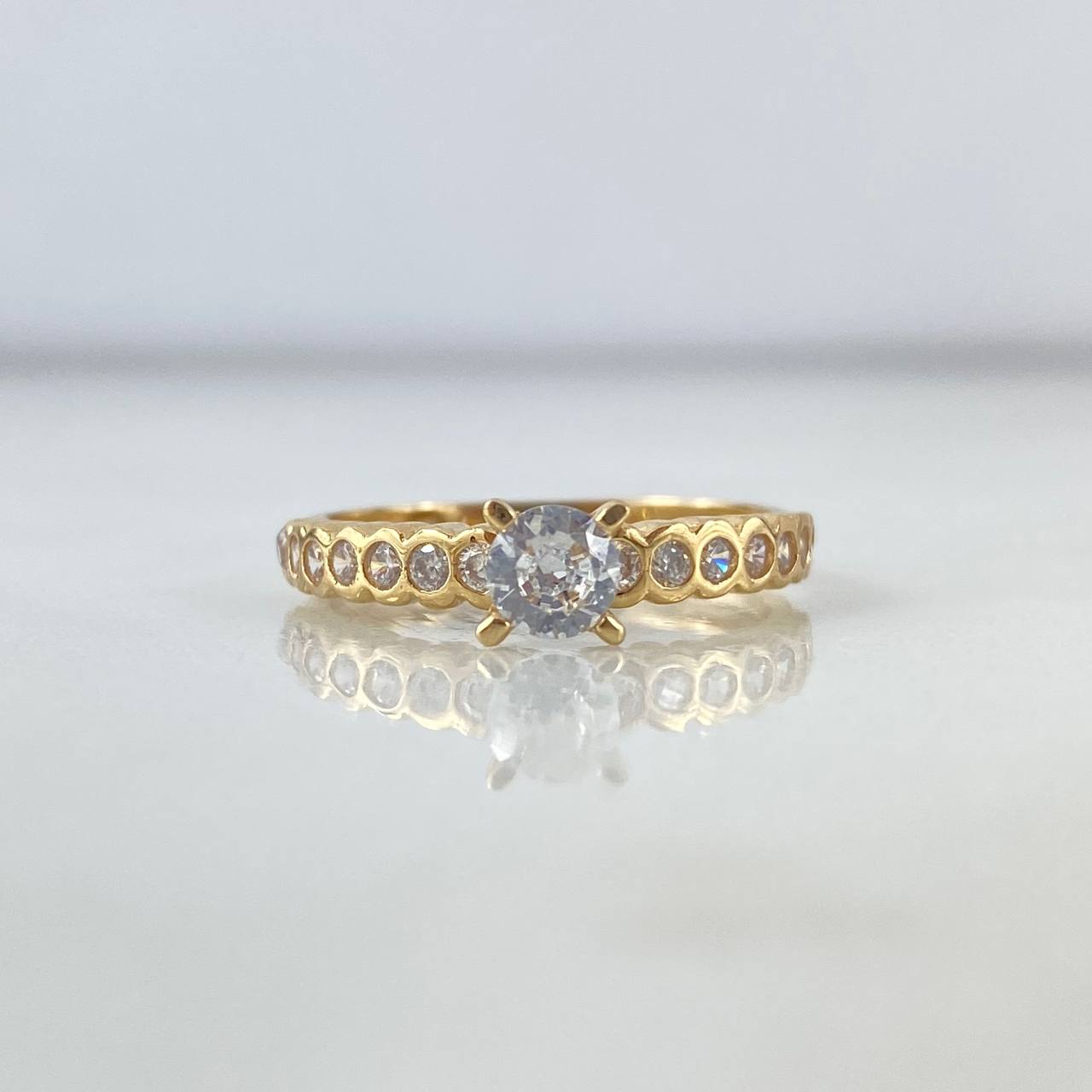 Anillo Solitario Circulos 2.45gr / T6 3/4 / Circones Blancos Oro Amarillo