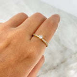 Anillo Solitario Churumbela 1.95gr / T7 1/4 / Circones Blancos Oro Amarillo