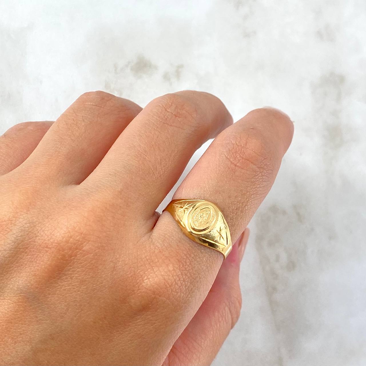 Anillo Sello Virgen Milagrosa 1.85gr / T8 1/2 / Estrellas Oro Amarillo