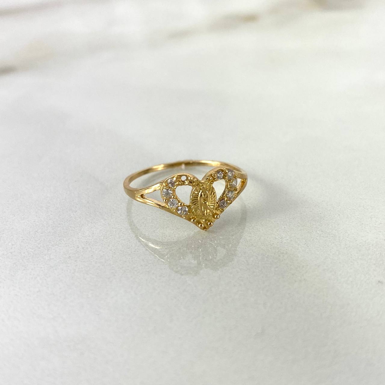 Anillo Corazon Guadalupe 1.55gr T6 Circones Blancos Oro Amarillo