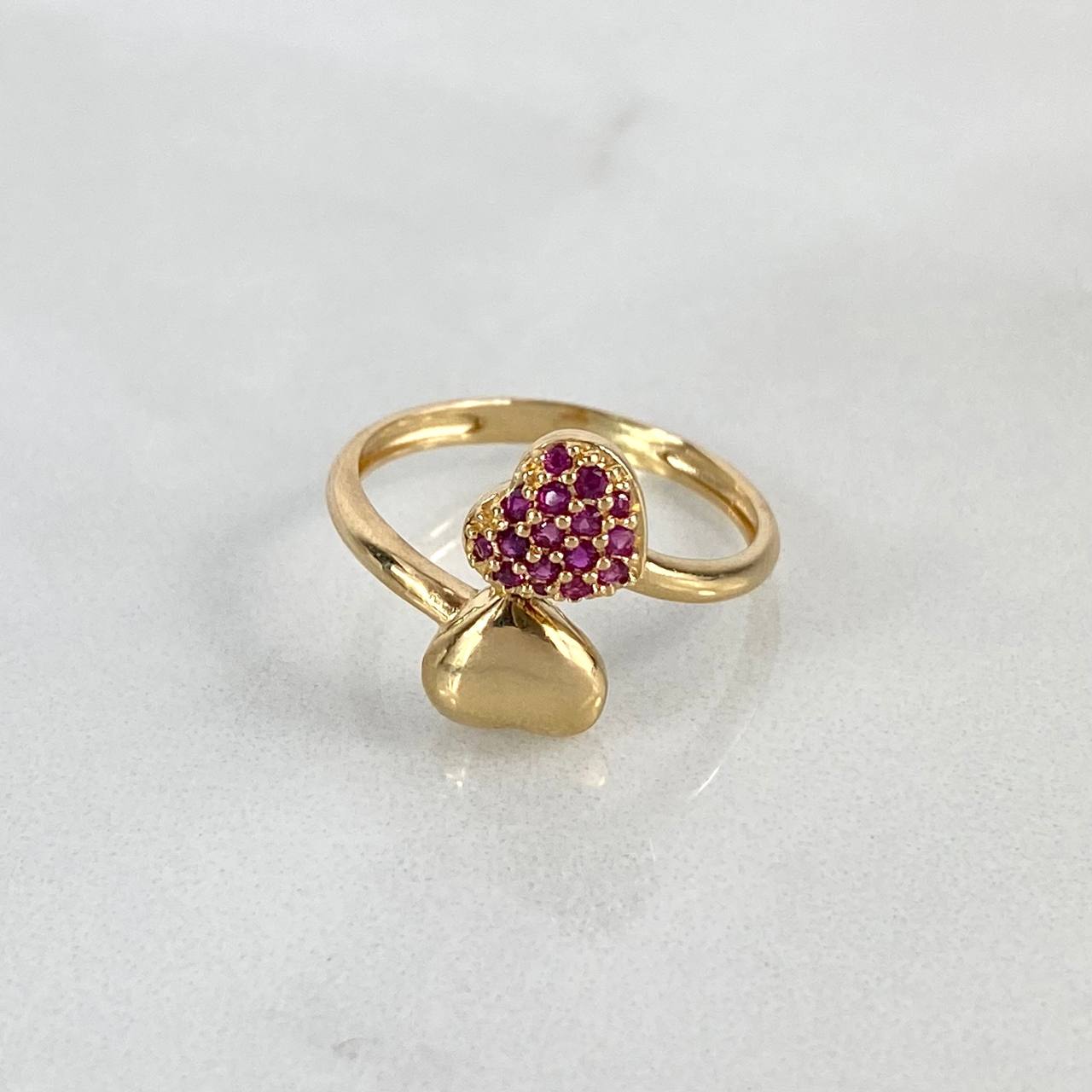 Anillo Dos Corazones 2.35gr T6 Circones Fucsias Oro Amarillo