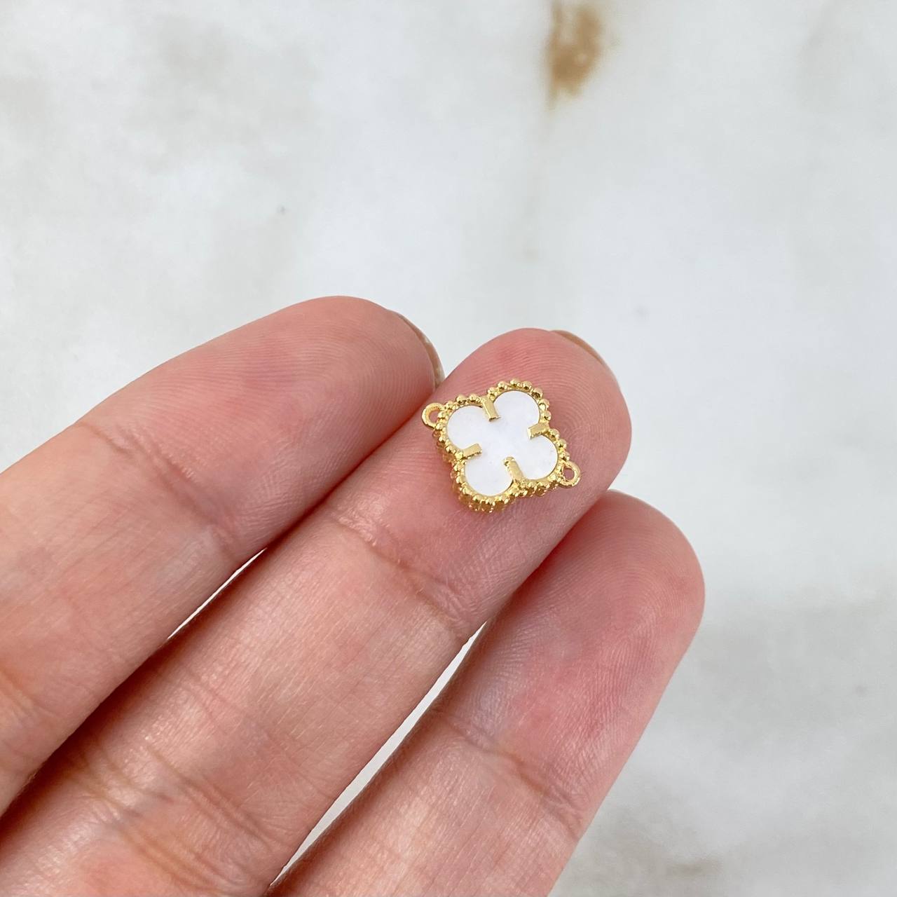 Herraje Trebol VCyA 0.9gr / 1.2cm / Nacar Blanco Oro Amarillo +4 *