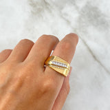 Anillo Linea En Diagonal 7.95gr / T10 / Circones Blancos Dos Oros Amarillo Blanco