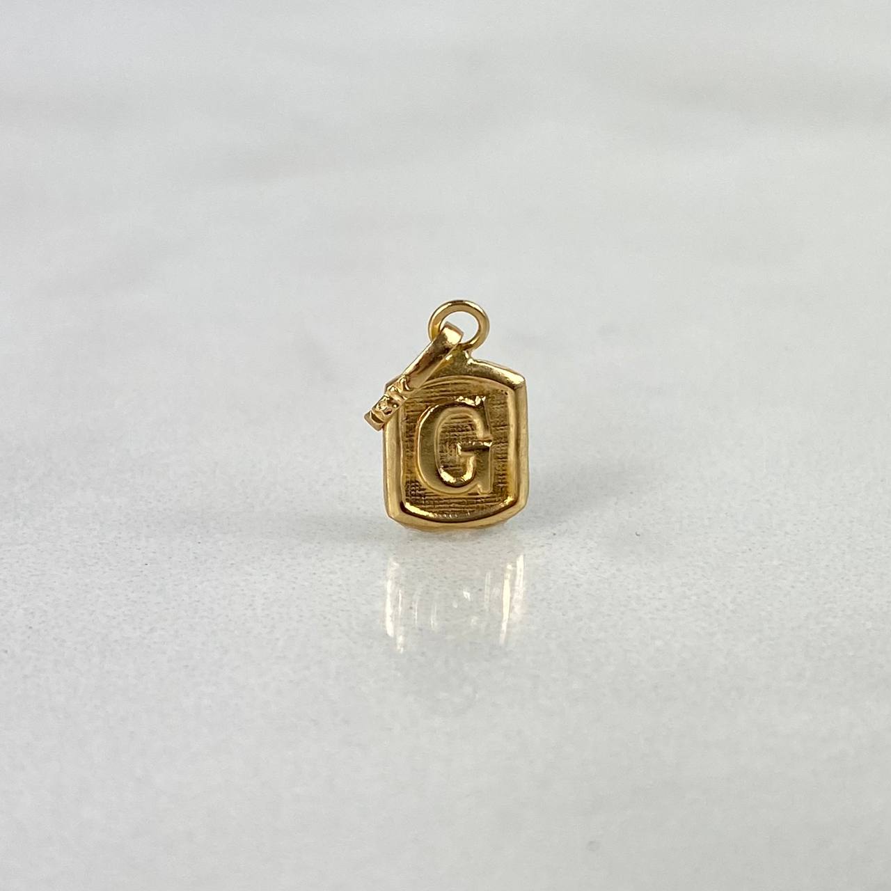 Dije Marco Letra G 0.35gr / 1.5cm Oro Amarillo