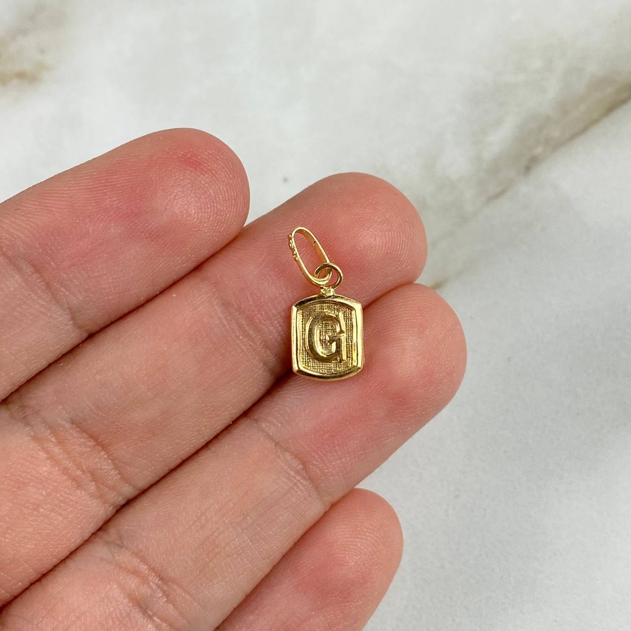 Dije Marco Letra G 0.35gr / 1.5cm Oro Amarillo