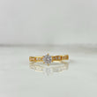 Anillo Solitario Escalonado 1.9gr / T7 / Circones Blancos Oro Amarillo