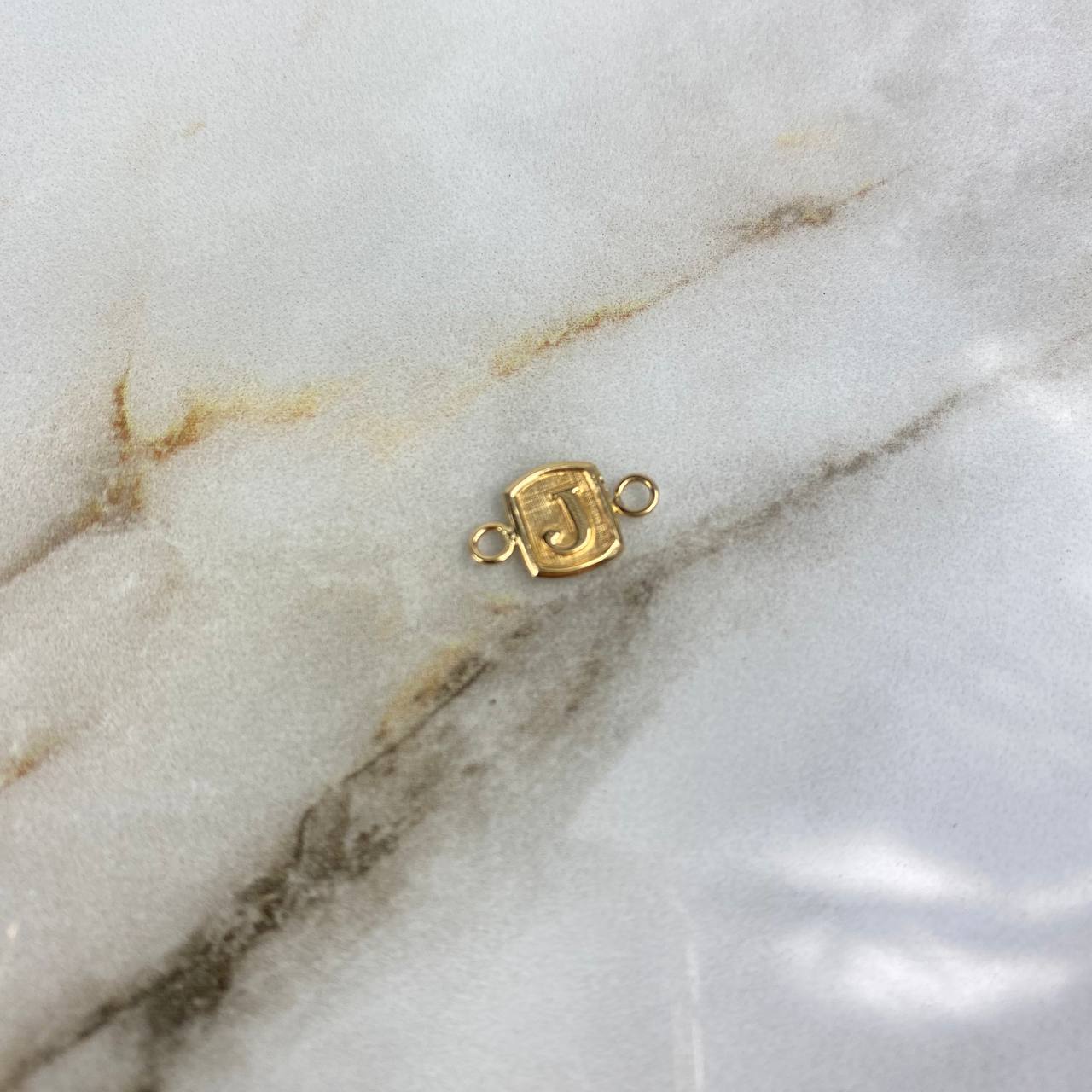 Herraje Marco Letra J 0.35gr / 1.3cm Oro Amarillo