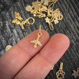 Dije Avion 0.45gr/1.6cm Tiny Circones Blancos Oro Amarillo*