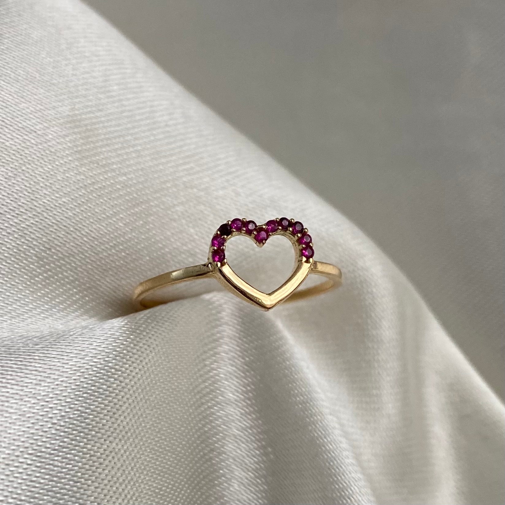 Anillo Corazon 1.25gr-T7 3/4 Circones Fucsia Oro Amarillo