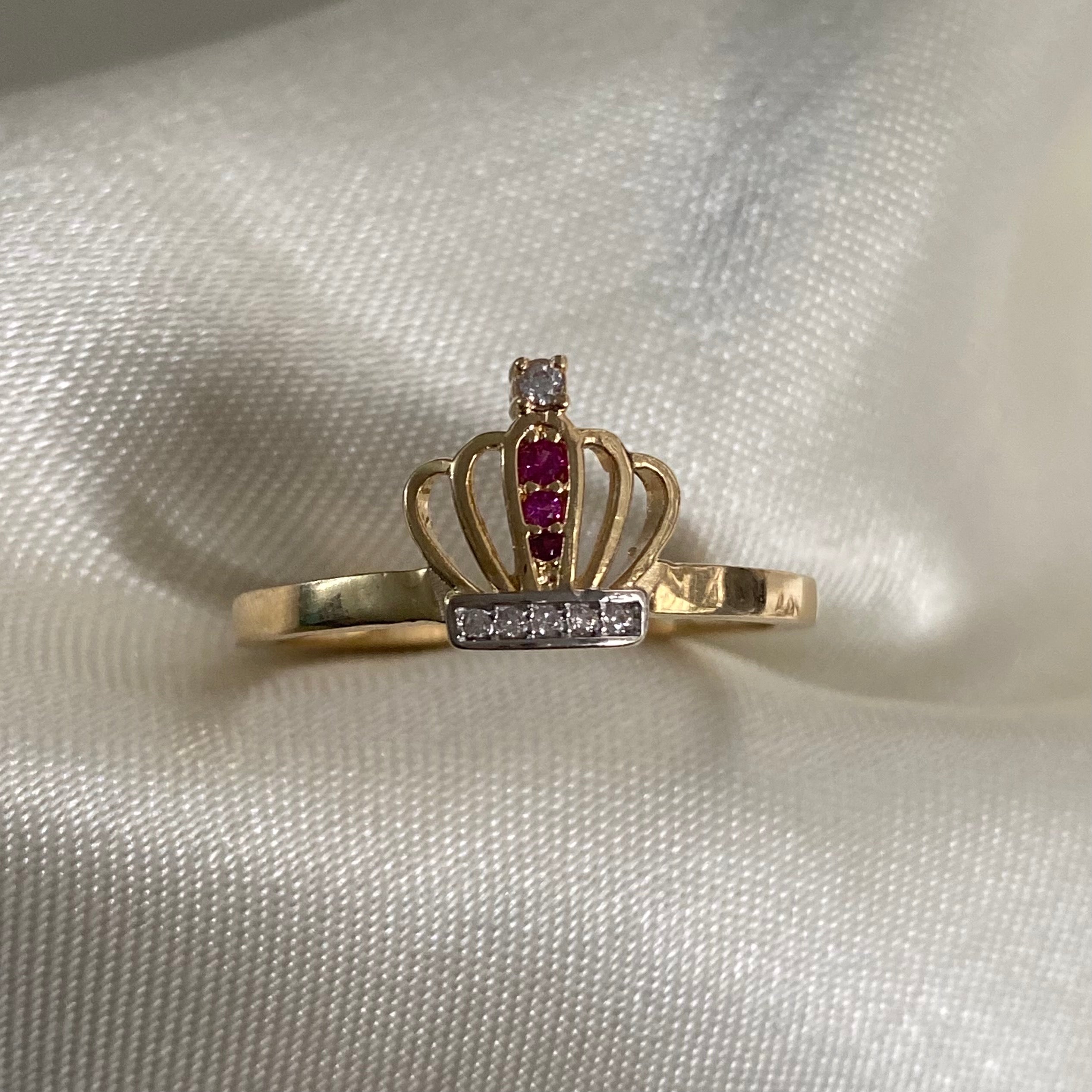 Anillo 15s Corona 2.5gr- T9 1/4 Circones Fucsia Oro Amarillo*