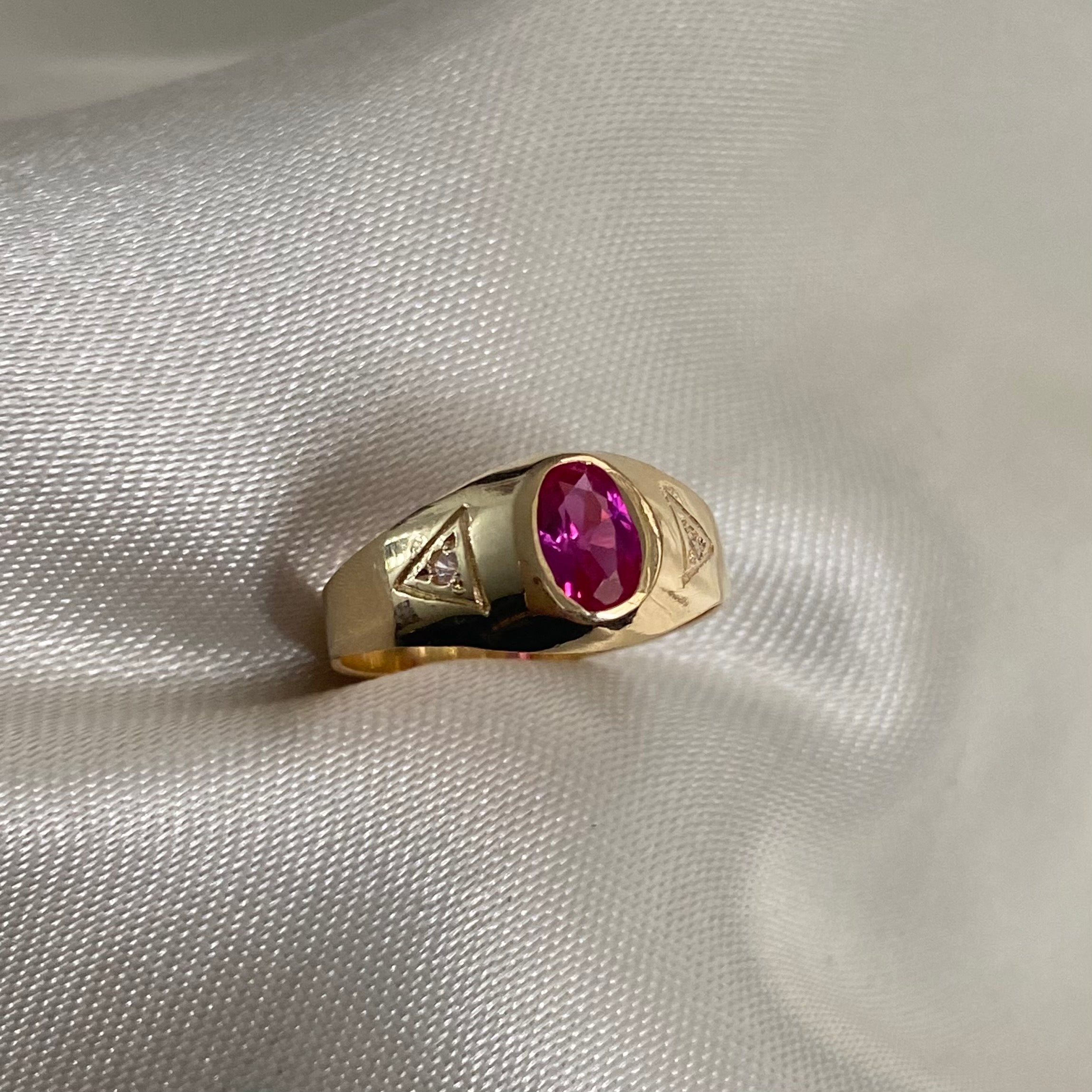 Anillo Pequeño 1.7gr - T4 3/4 Circon Fucsia Oro Amarillo