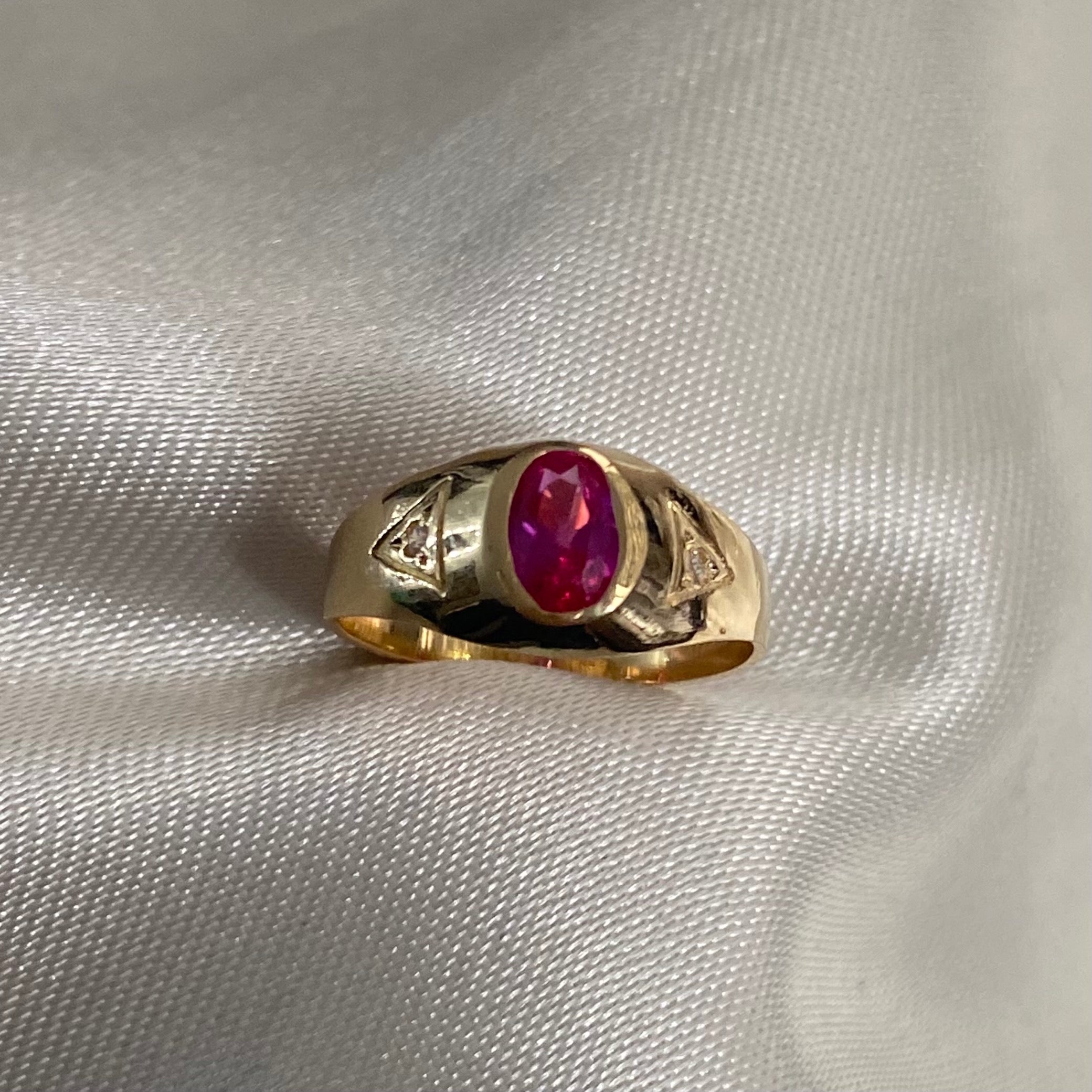 Anillo Pequeño 1.4gr - T3 3/4 Circon Fucsia Oro Amarillo