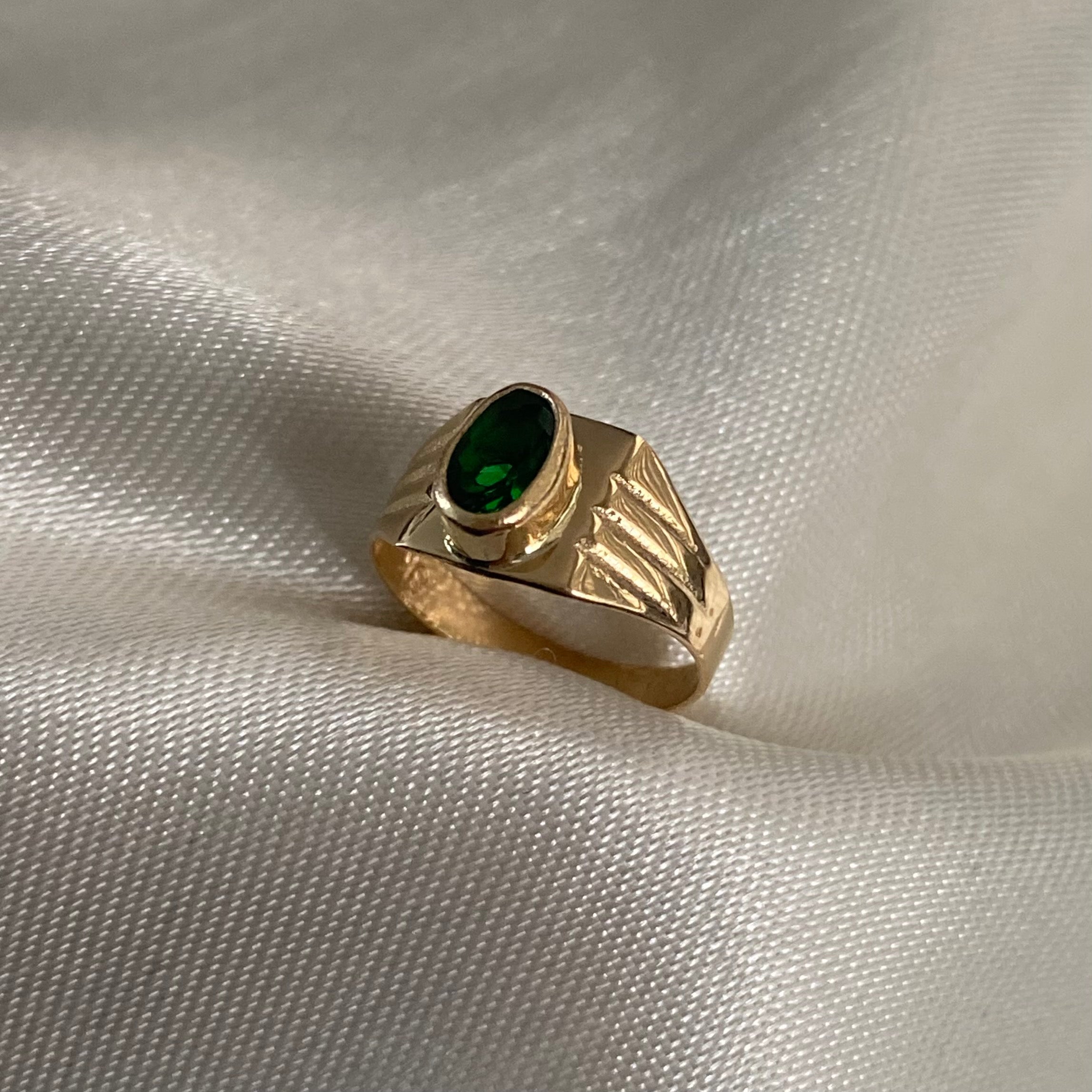 Anillo Pequeño 1.15gr-T1 1/2 Circon Verde Oro Amarillo