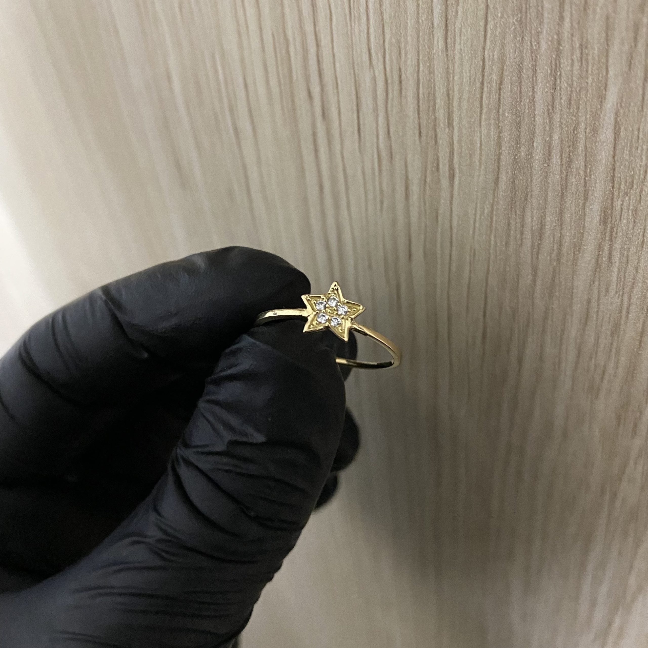 Anillo Estrella 1.1gr-T6 1/2 Circones Blancos Oro Amarillo