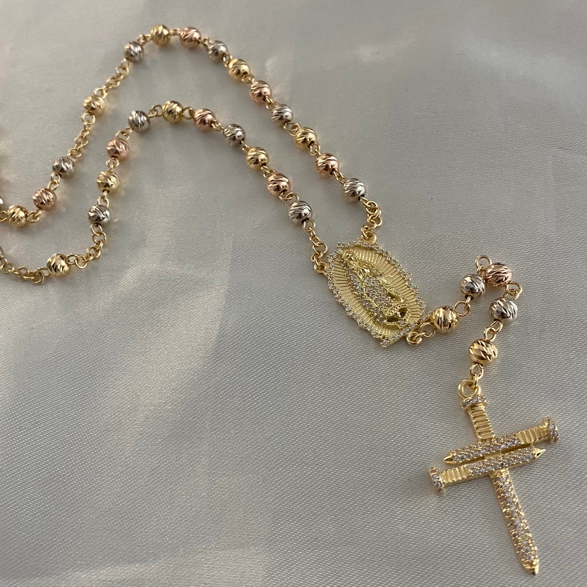 Rosario 24.45gr/60cm Virgen Guadalupe Cruz Clavo Bolas 5mm Diamantadas Tres Oros