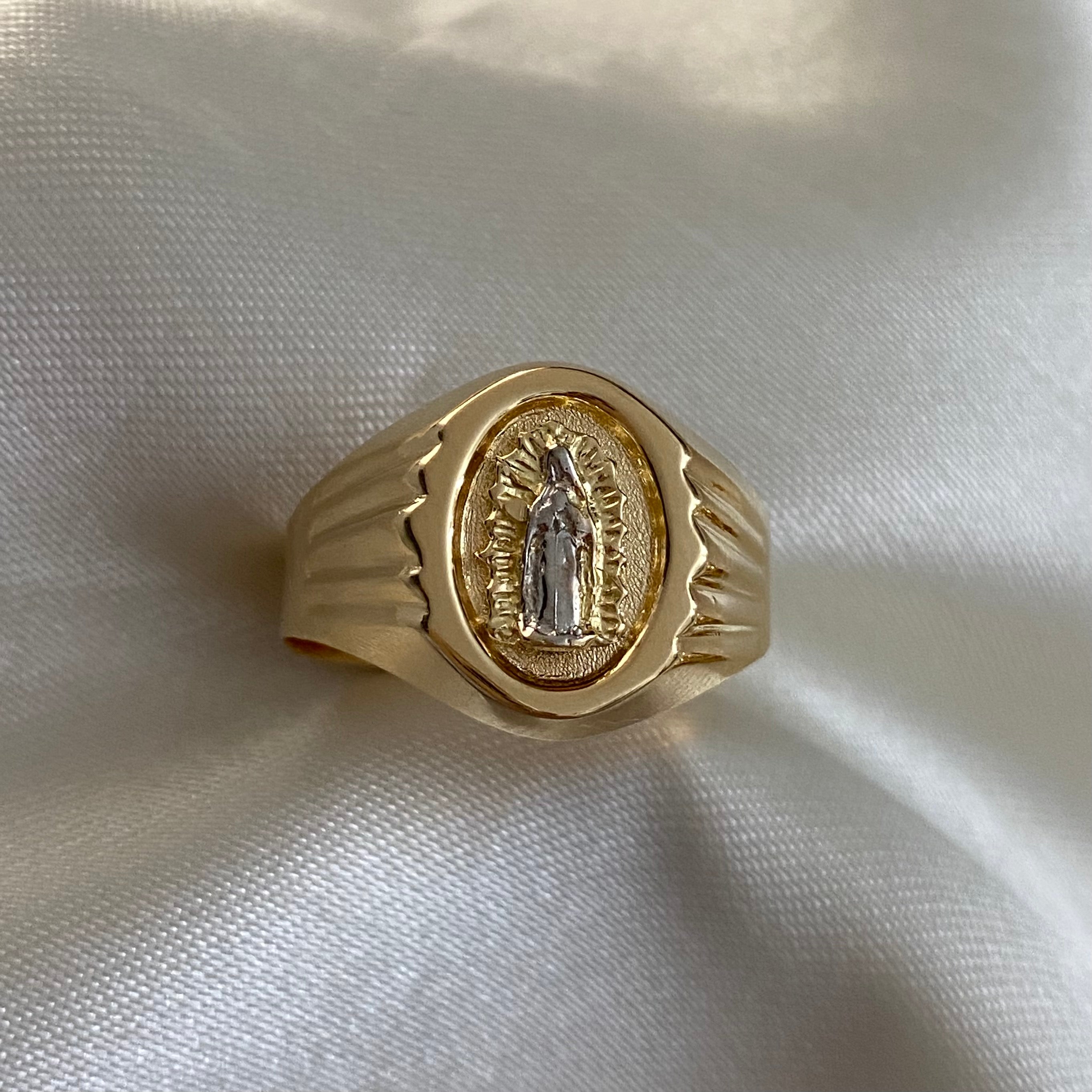 Anillo Virgen Guadalupe 3.45gr-T10 1/2 Dos Oros Amarillo Blanco