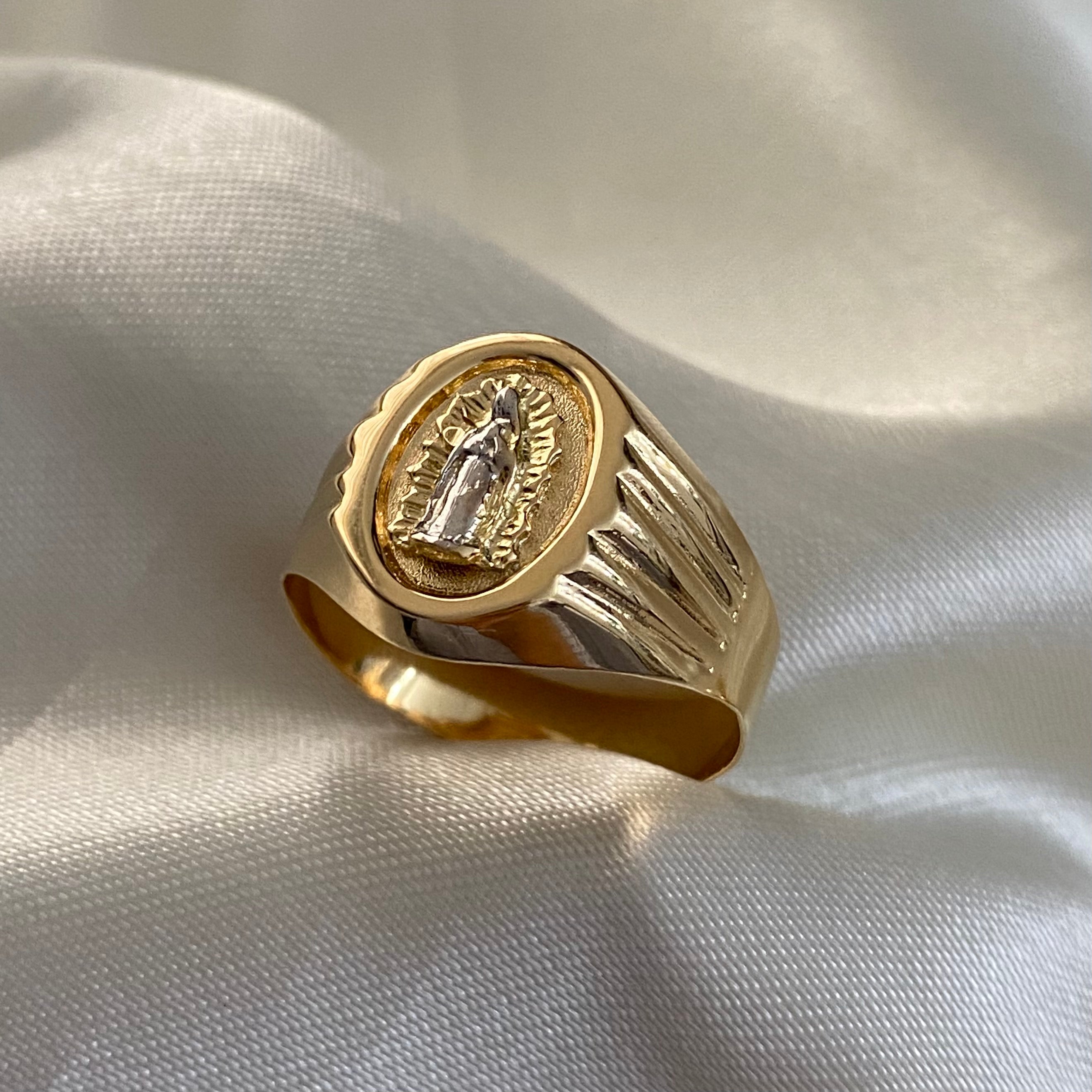 Anillo Virgen Guadalupe 3.45gr-T10 1/2 Dos Oros Amarillo Blanco