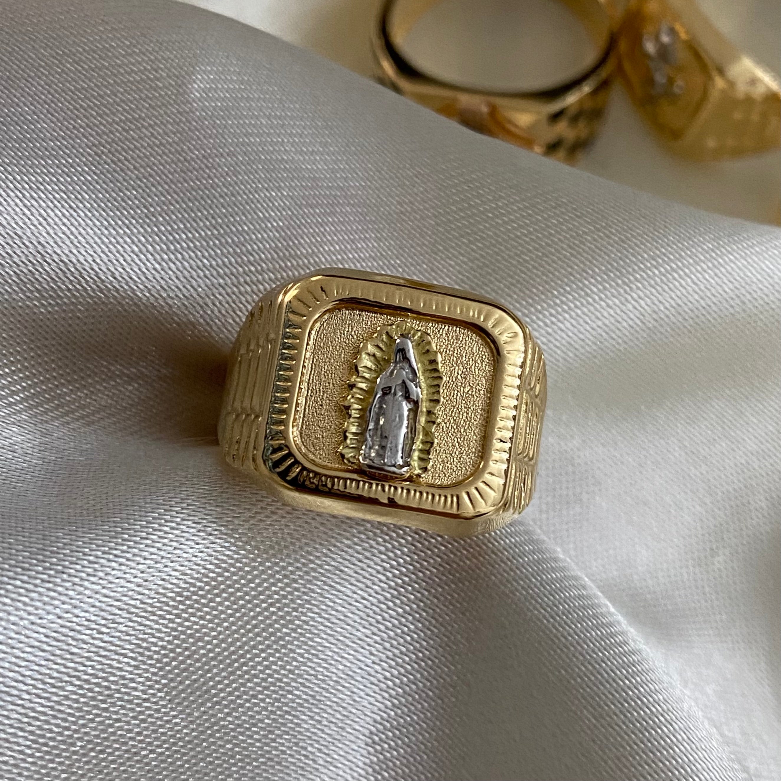 Anillo Virgen Guadalupe 3.8gr - T10 1/2 Dos Oros Amarillo Blanco