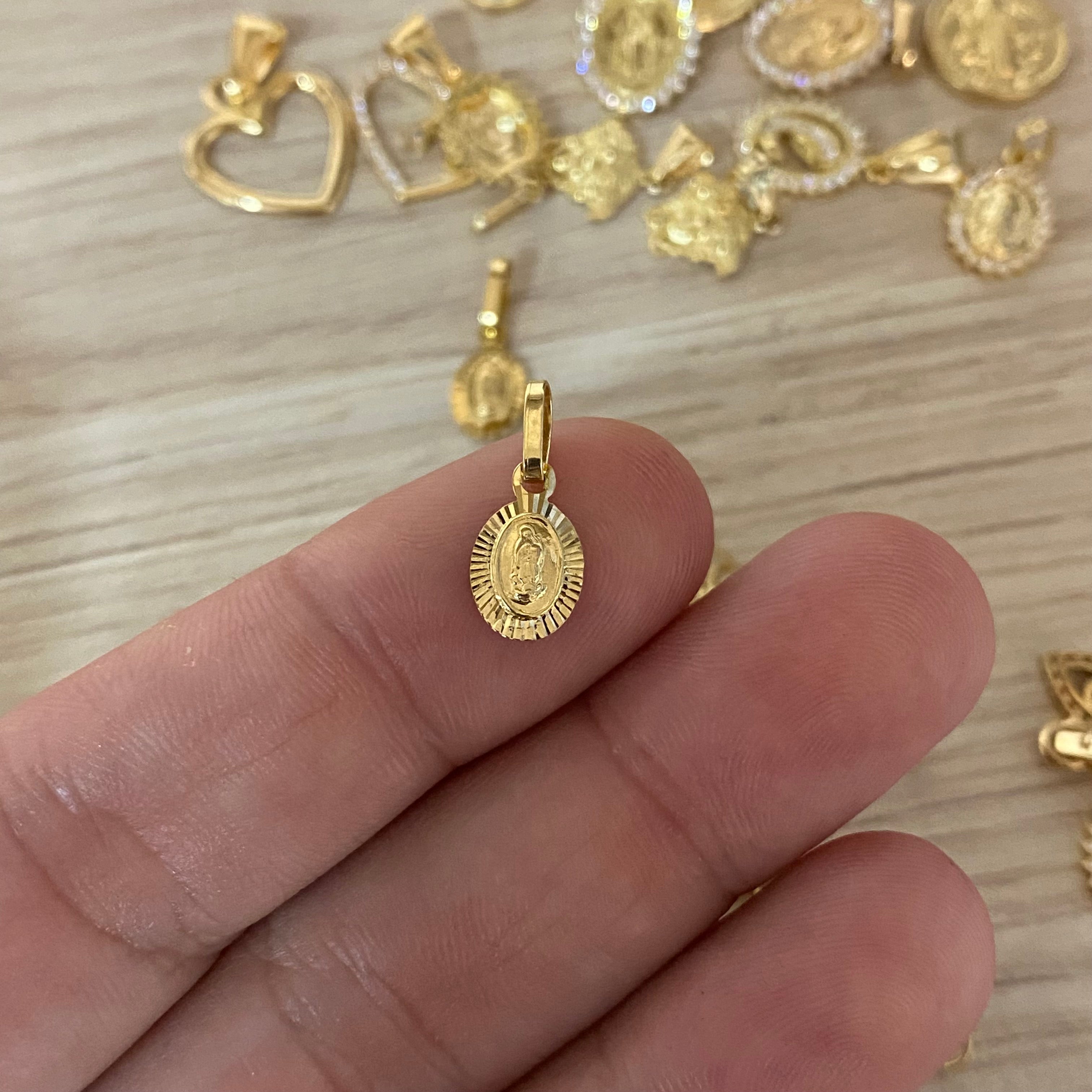 Dije Virgen Guadalupe 0.45gr/1.5cm Diamantado Oro Amarillo*