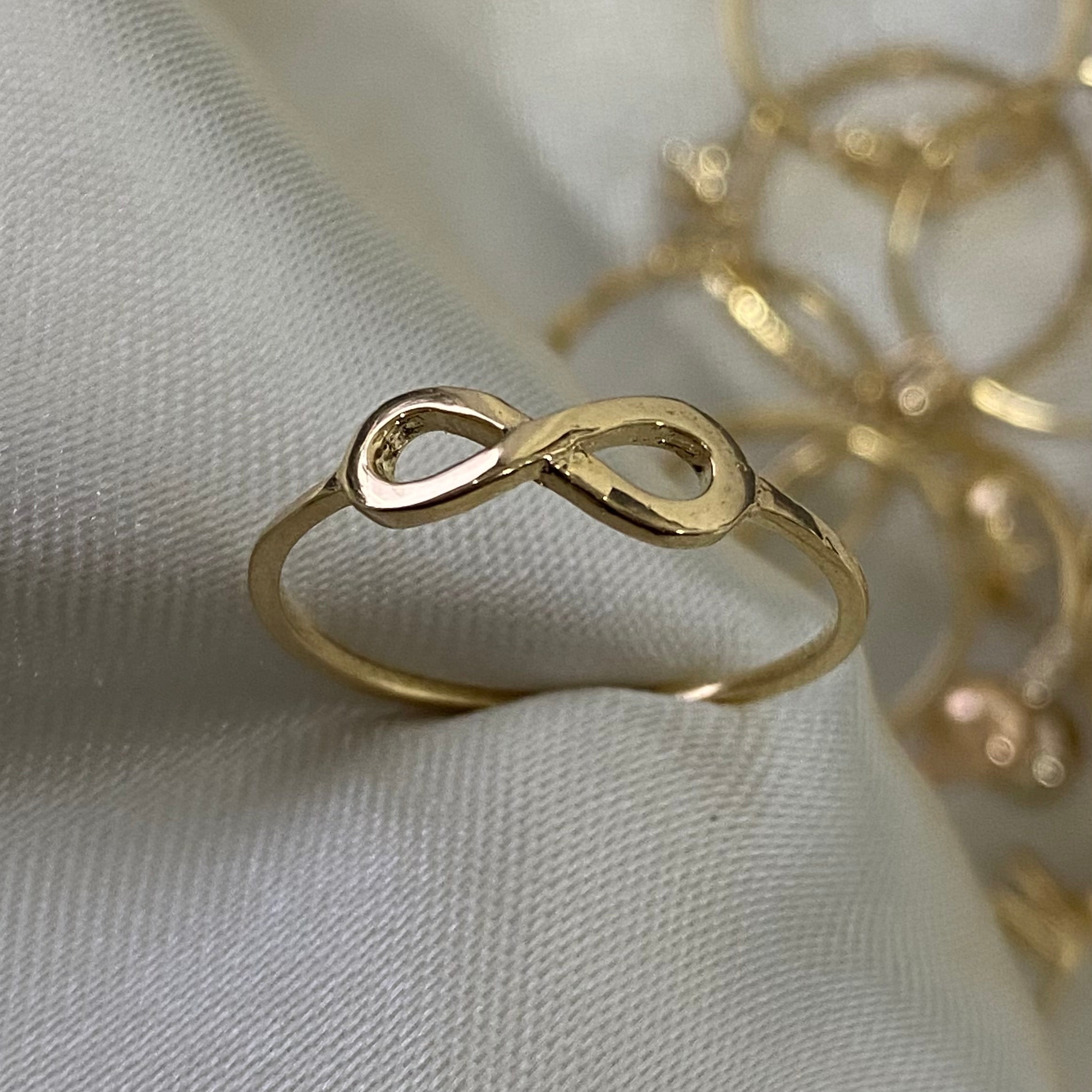 Anillo Infinito 1.05gr - T5 1/2 Liso Oro Amarillo