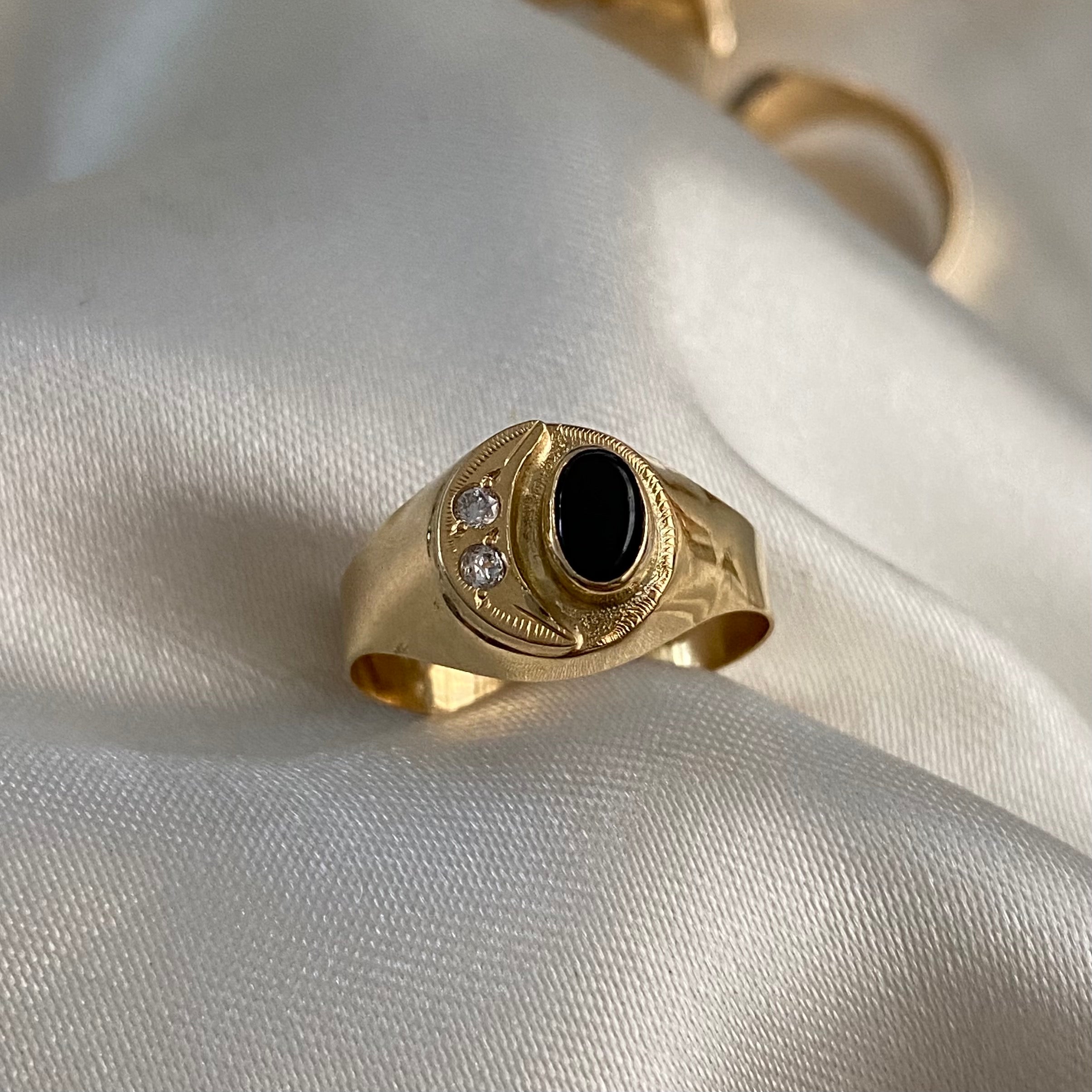 Anillo Luna 2.55gr - T9 1/2 Circon Negro Oro Amarillo