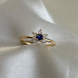 Anillo Flor 1.55gr-T6 1/2 Circones Azul Rey Blancos Oro Amarillo