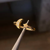 Anillo Luna y Estrella 1.4gr-T5 1/4 Circones Blancos Oro Amarillo