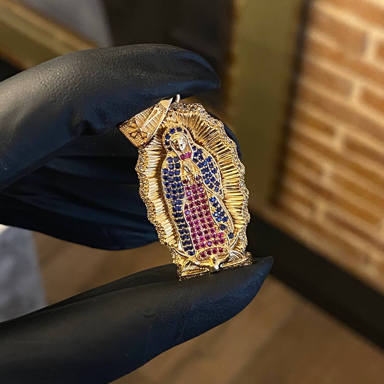 Dije Virgen Guadalupe 9.75gr / 4.7cm Circones Azules Fucsias Blancos Oro Amarillo