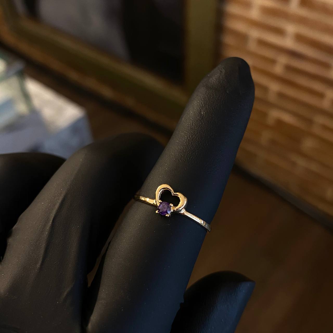 Anillo Silueta Corazon 1.15gr T7 1/4 Circon Purpura Oro Amarillo