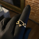 Anillo Triangulos  Escalenos 2.15gr T8 1/2 Circones Blancos Oro Amarillo